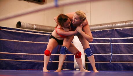 Superb older lesbians Brandy Smile and Tigerr Benson in wild lesbian catfight 